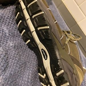 Nautilus Women’s 9.5 composite toe shoes